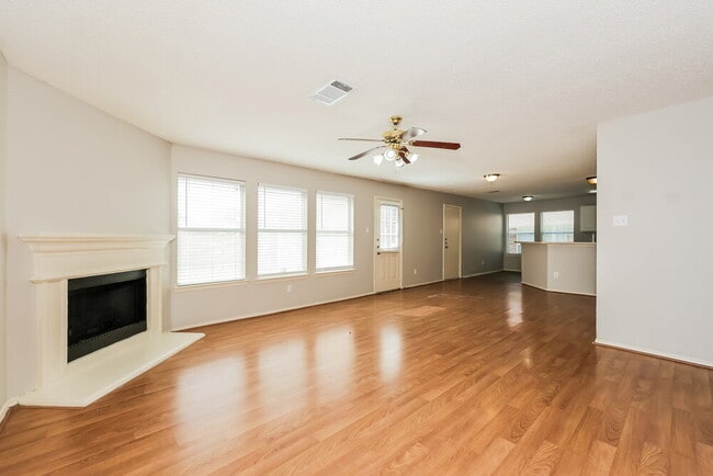 Building Photo - 735 Cedarwood Dr
