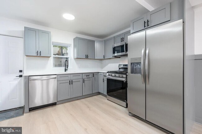 Foto del edificio - 2133 Latona St