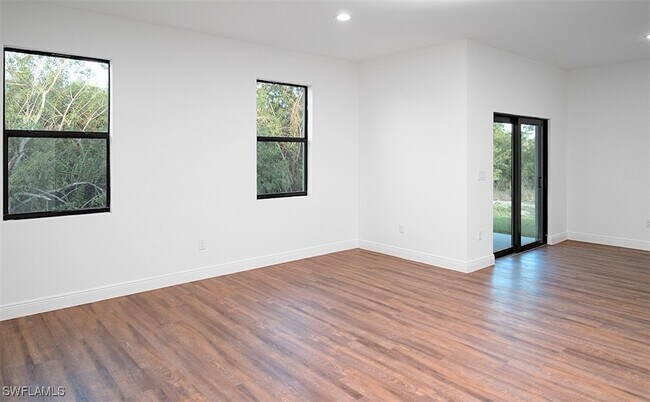 Foto del edificio - 8007 Vega Ct