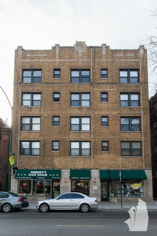 Foto del edificio - 711 W Belmont Ave