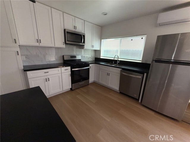 Foto del edificio - 12610 Martha St