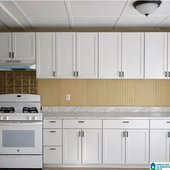 Foto del edificio - 1605 West St