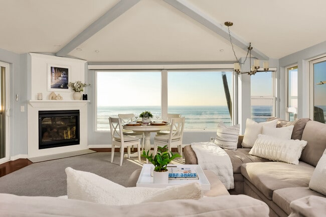 Building Photo - 2949 Ocean Front Walk