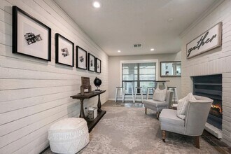 Building Photo - 13031 Pk Xing Dr