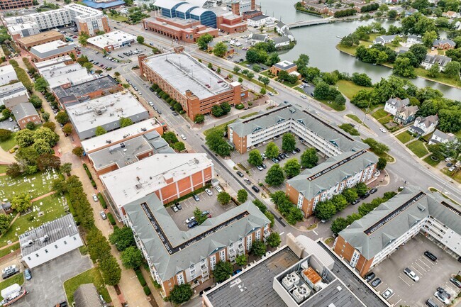 Building Photo - Heritage at Settler’s Landing