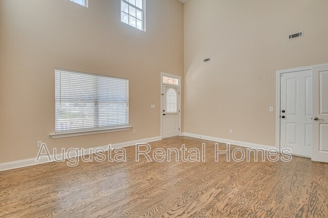 Foto del edificio - 200 Kline St NW