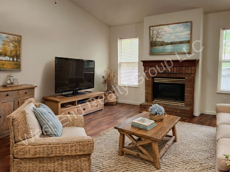 Foto principal - 712 Country Acres Dr