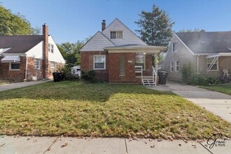 Building Photo - 7678 W Parkway St