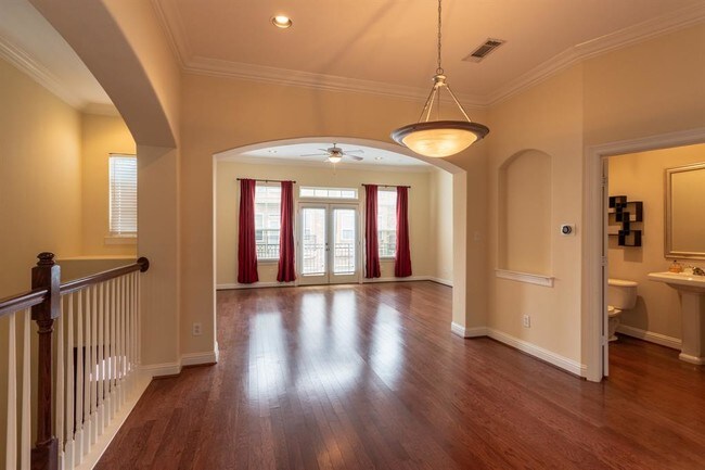 Building Photo - 20 Versante Ct