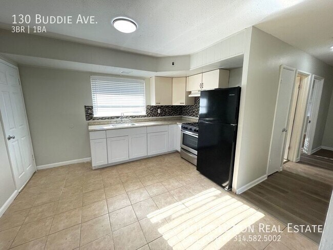 Foto del edificio - Adorable and Updated Hazelwood Home