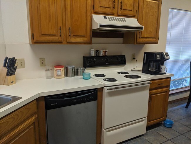 Foto del edificio - 3807 Branch Hollow Cir