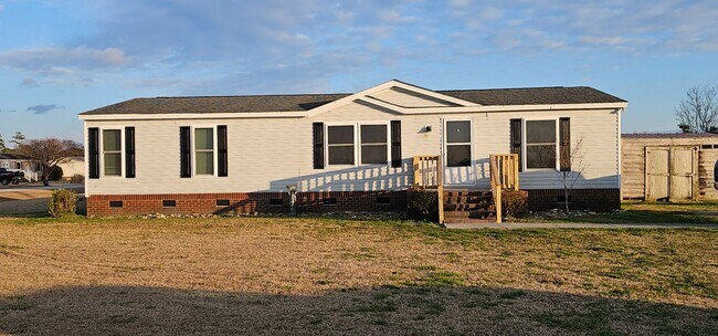 Foto del edificio - Spacious 3-bedroom, 2-bathroom mobile home. Showings Coming Soon!