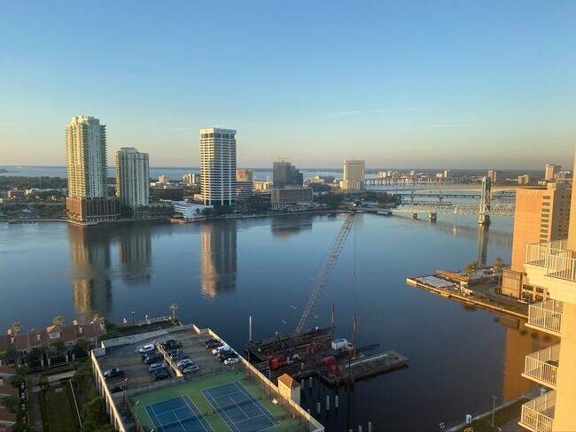 Foto del edificio - 400 E Bay St
