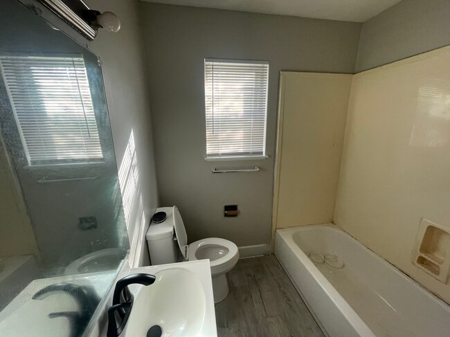 Foto del edificio - 1126 Barbara Ann Dr