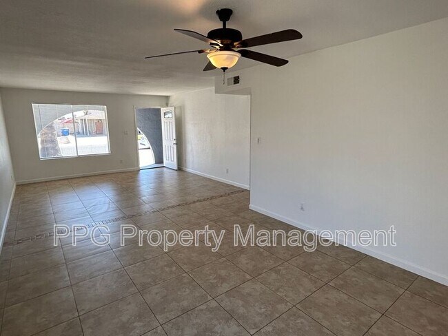 Foto del edificio - 4434 W Altadena Ave