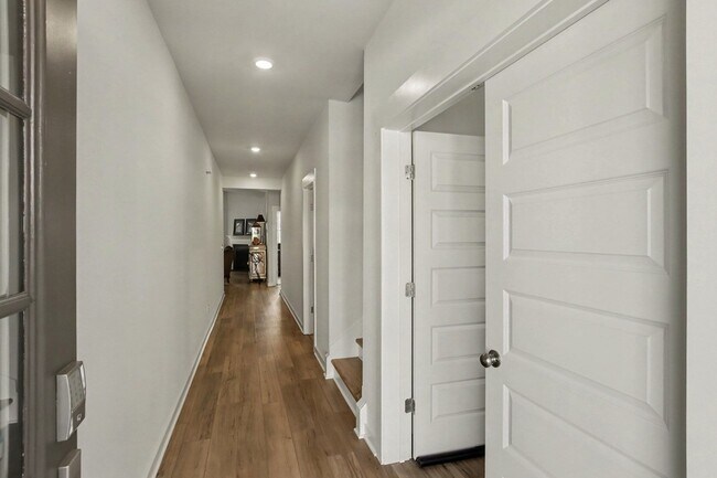 Foto del edificio - 855 Nightingale Ave