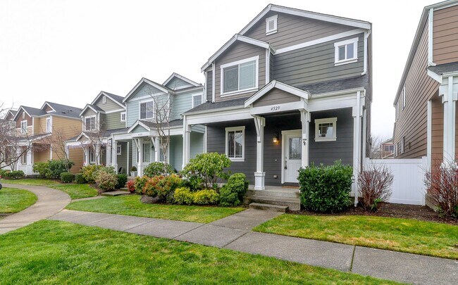Foto del edificio - Beautiful Lacey Home with new paint and carpet in Popular Edgewater Community
