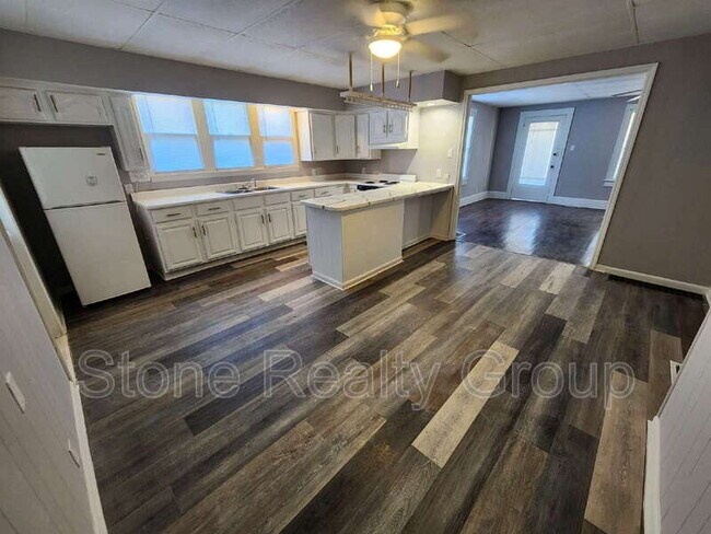 Foto del edificio - 219 S 13th St