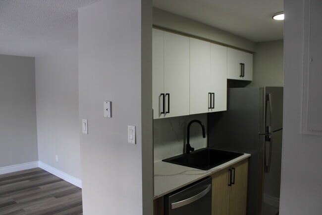 Building Photo - 21 Holborn Drive