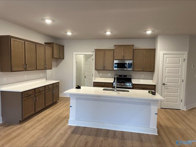 Building Photo - 12557 Whitcomb Cir