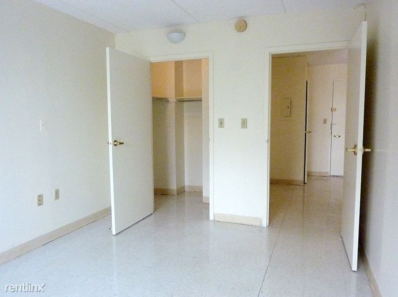 Building Photo - 740 Cranford Ave