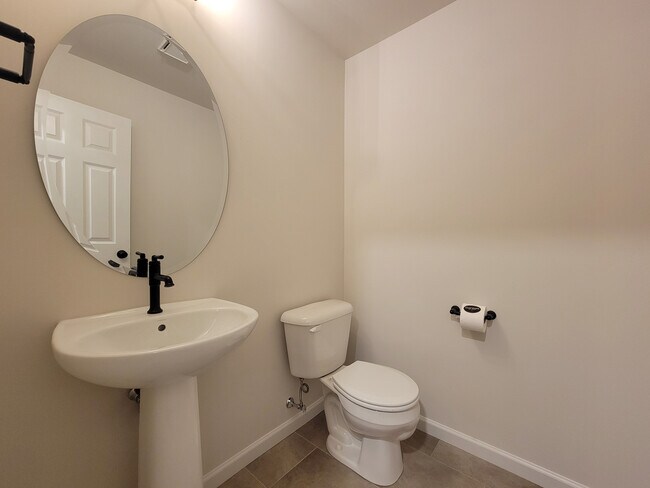 Building Photo - 151 Beech Tree Ct