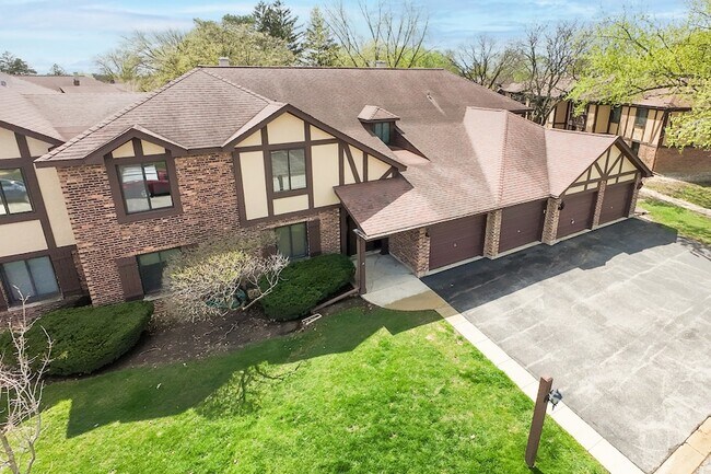 Foto del edificio - 1700 Lakecliffe Dr