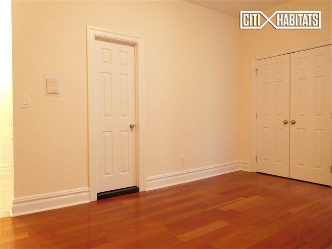 Building Photo - 350 W 85th St