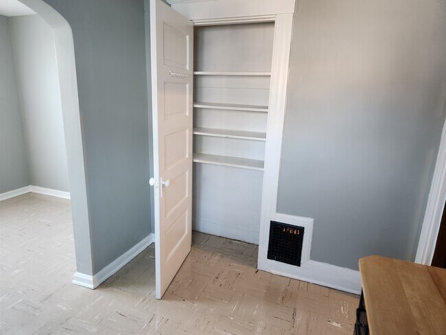 Foto del edificio - 1395 Section Rd