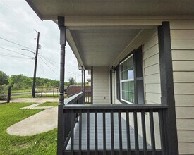 Building Photo - 9713 Yuma St