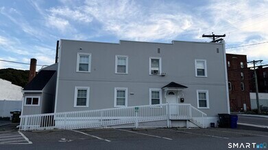 Building Photo - 26 Elm St