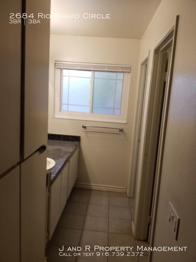 Building Photo - 3 bed in College Greens