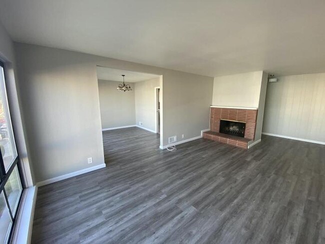Building Photo - 5 bedroom in Daly City CA 94015