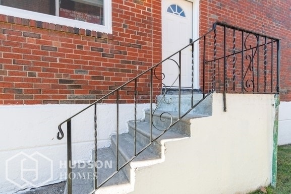Building Photo - 7313 Hiola Rd