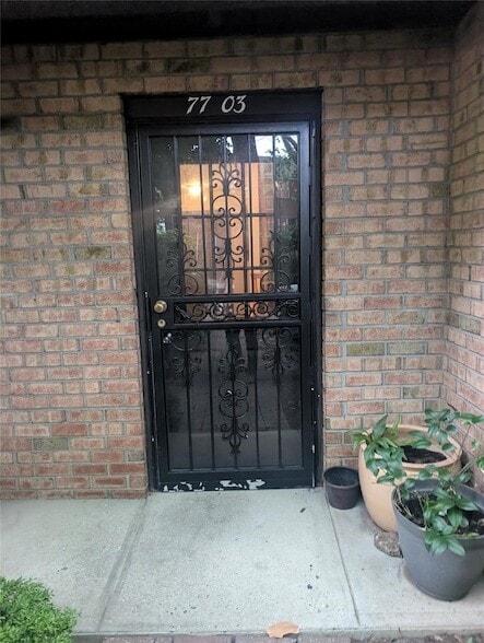 Foto del edificio - 77-03 24th Ave