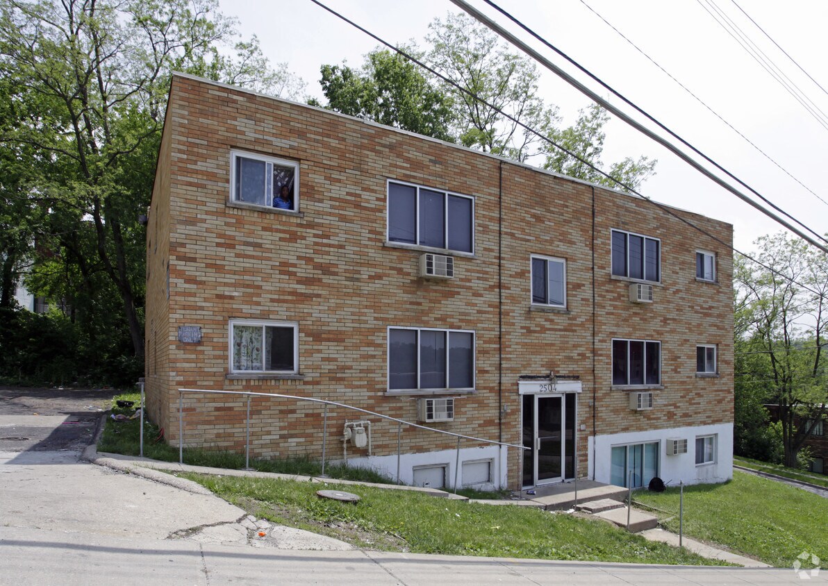 Primary Photo - 2504 White St