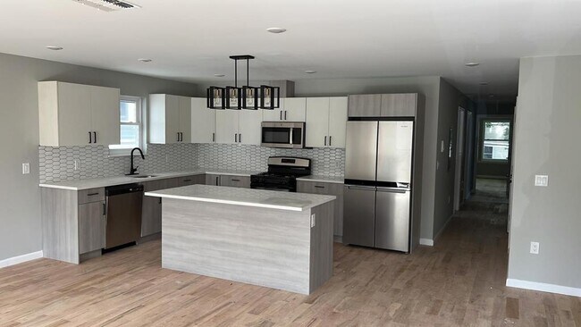 Building Photo - 168 N 18th St