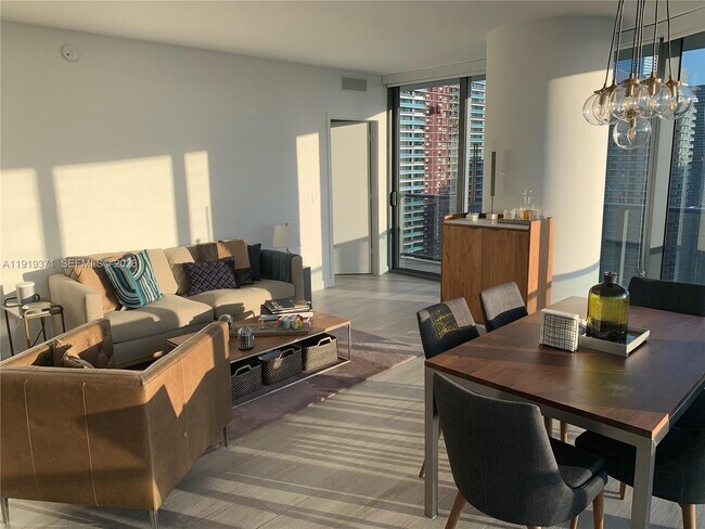 Foto del edificio - 55 SW 9th St