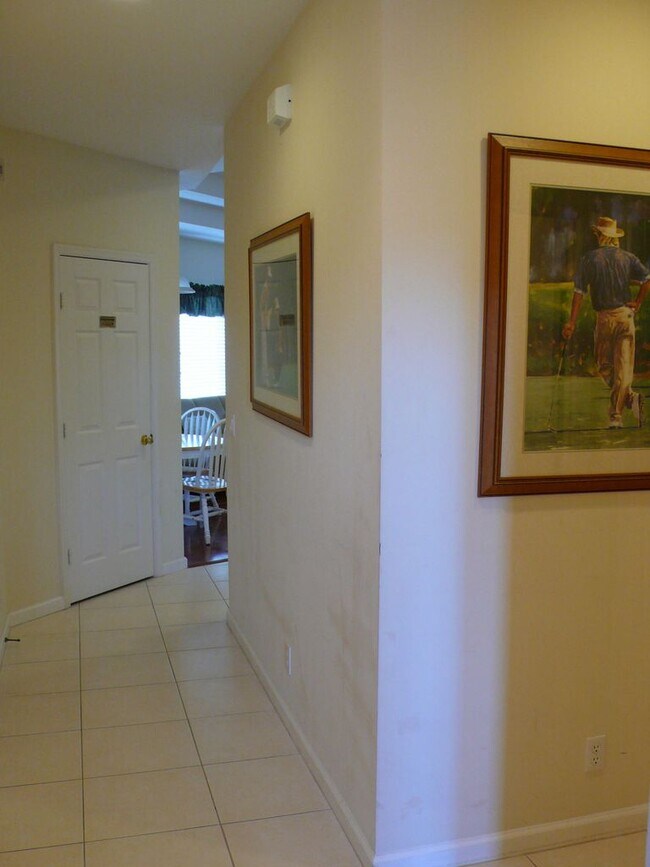 Foto del edificio - 8330 Mulligan Cir