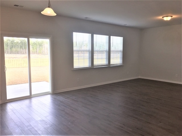 Foto del edificio - 419 Spanish Wells Rd