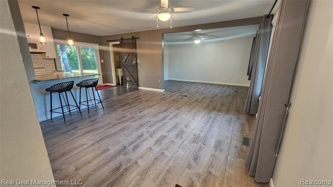 Building Photo - 6555 Manson Dr