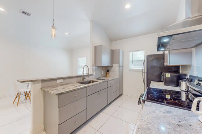 Foto del edificio - 706 5th St
