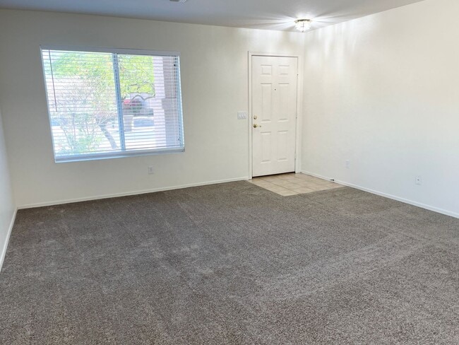 Building Photo - Fantastic 4 Bedroom Single Level Home in B...