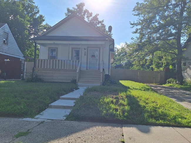 Building Photo - 17685 Fenton St