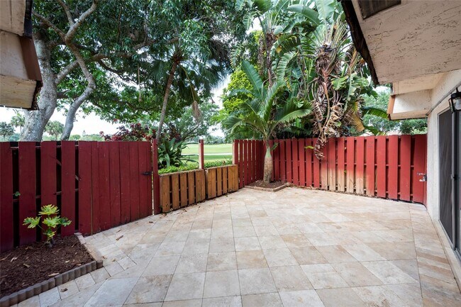Foto del edificio - 9131 SW 22nd Ct