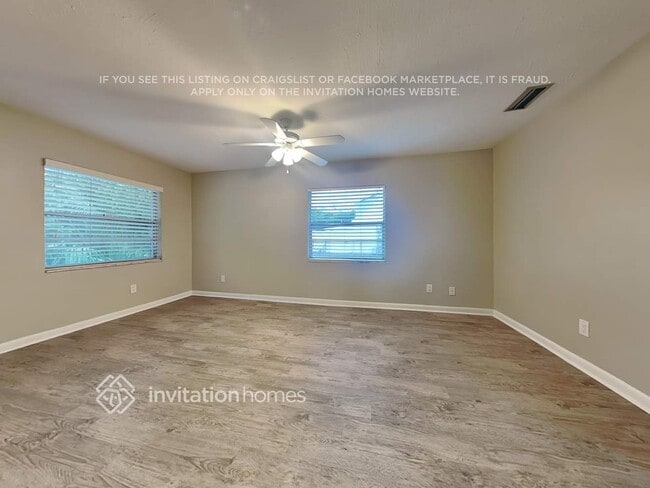 Building Photo - 2523 Lake Ellen Ln