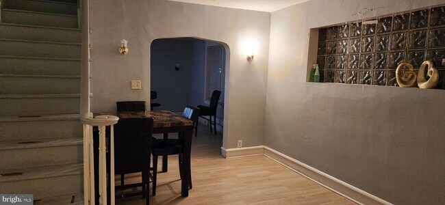 Foto del edificio - 1299 Sayrs Ave