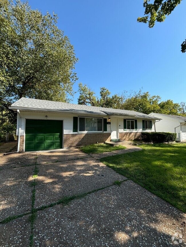 Building Photo - 10116 Crown Point Dr