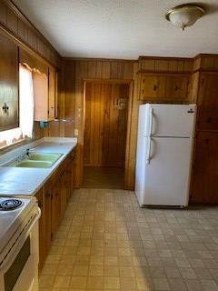 Building Photo - 2406 Spring Valley Dr