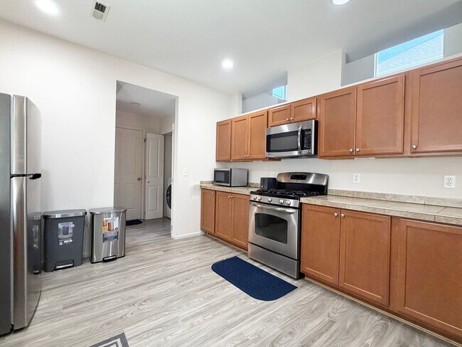 Foto del edificio - Updated Lakeland Hills Home w/ Air conditioning